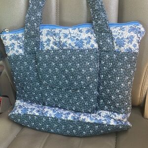 Travelon blue floral quilted travel bag purse anti-theft